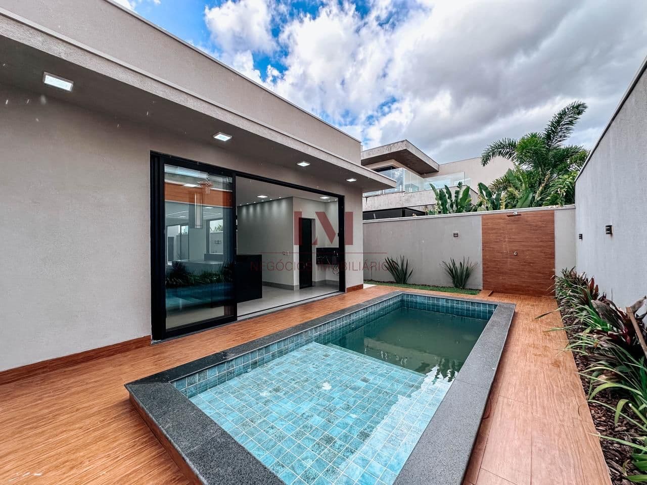 Casa em Condomínio Alphaville 1