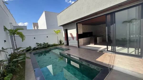 Casa de Condomínio em Uberlândia - Granja Marileusa