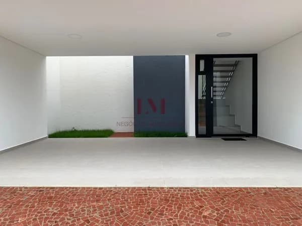 Casa no Jardim Karaíba