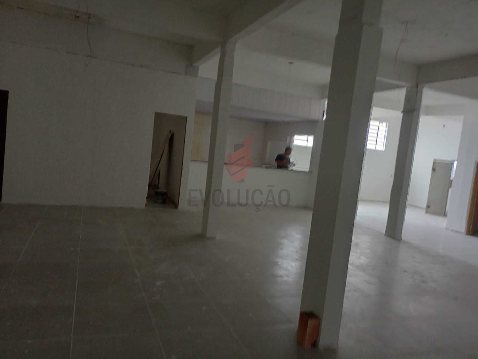 Salão comercial no Sub-solo com 300m²