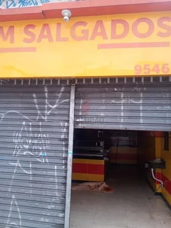 Salão comercial no térreo com 60m2 no Jd. Ranieri.