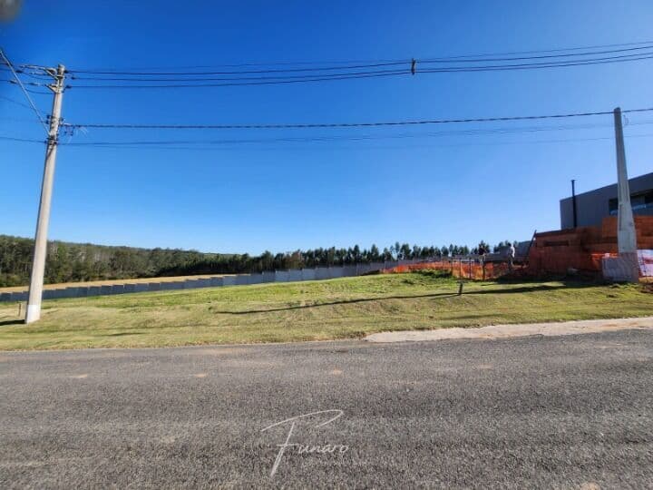 Terreno à venda no Condomínio Fazenda Alta Vista - Salto de Pirapora/SP
