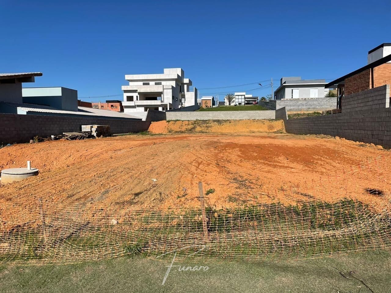 Terreno à venda no Condomínio Fazenda Alta Vista - Salto Pirapora/SP
