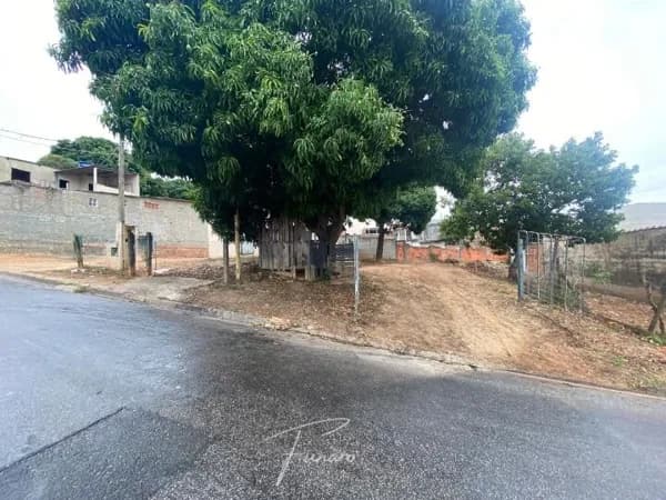 Terreno à venda no Jardim Araújo em Votorantim/SP.