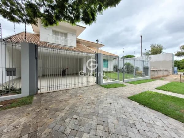 Sobrado comercial/residencial para alugar na Zona 05 – próximo à Avenida Carlos Borges