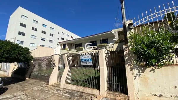 Sobrado comercial para alugar próximo ao Hospital Paraná e Av. Dr. Luiz Teixeira Mendes