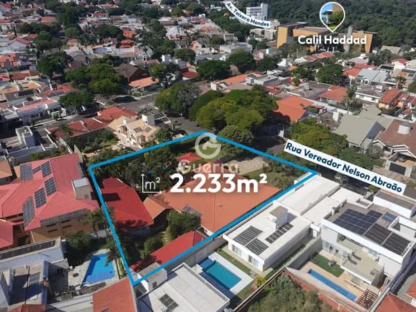 Casa na Zona 05 Comercial/Residencial com terreno de 2.233m² em Maringá