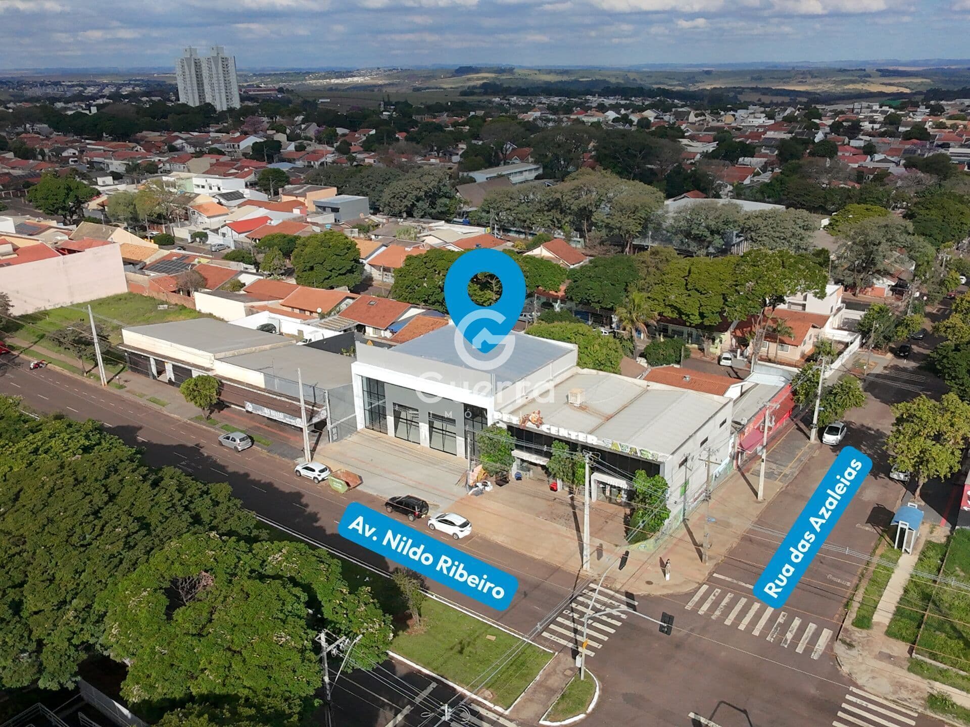 Salão comercial para alugar com 140m² na Av. Nildo Ribeiro