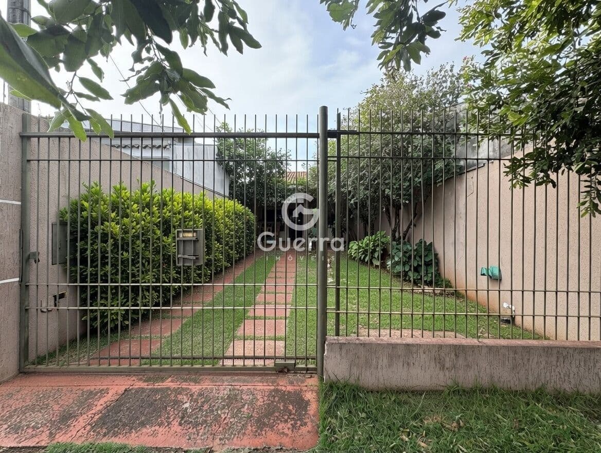 Casa com 2 quartos no Jardim Santa Rosa próximo Avenida Carlos Borges e Contorno Sul