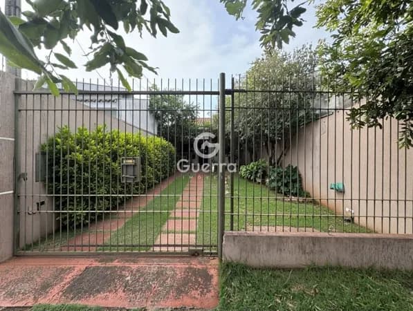 Casa com 2 quartos no Jardim Santa Rosa próximo Avenida Carlos Borges e Contorno Sul