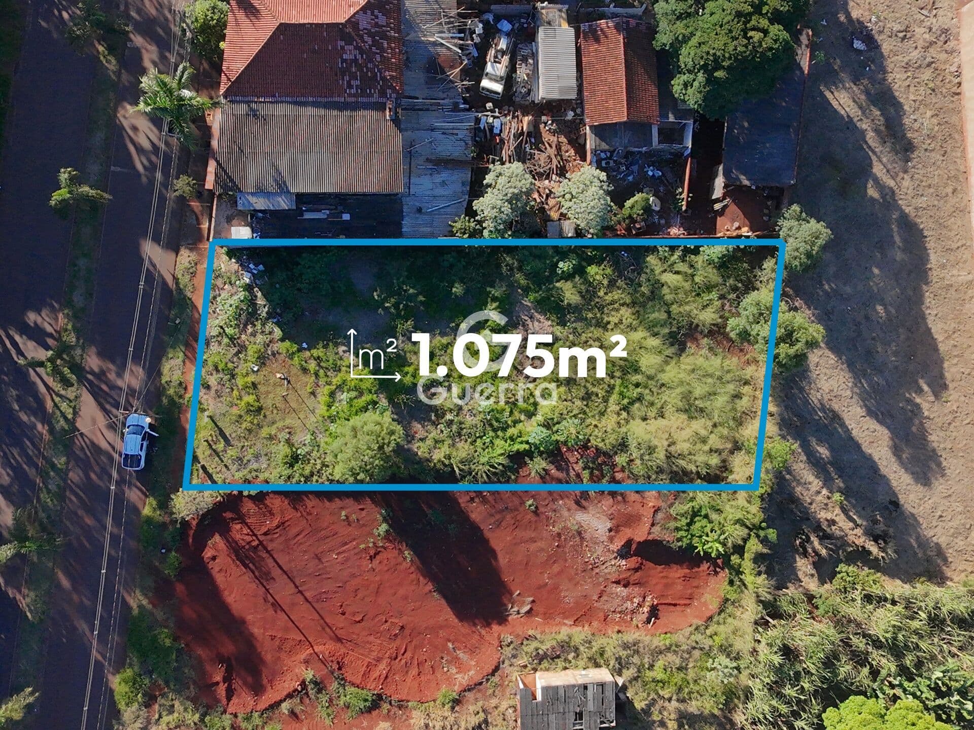 Terreno Comercial de 1.075m2 à venda no Vale Azul