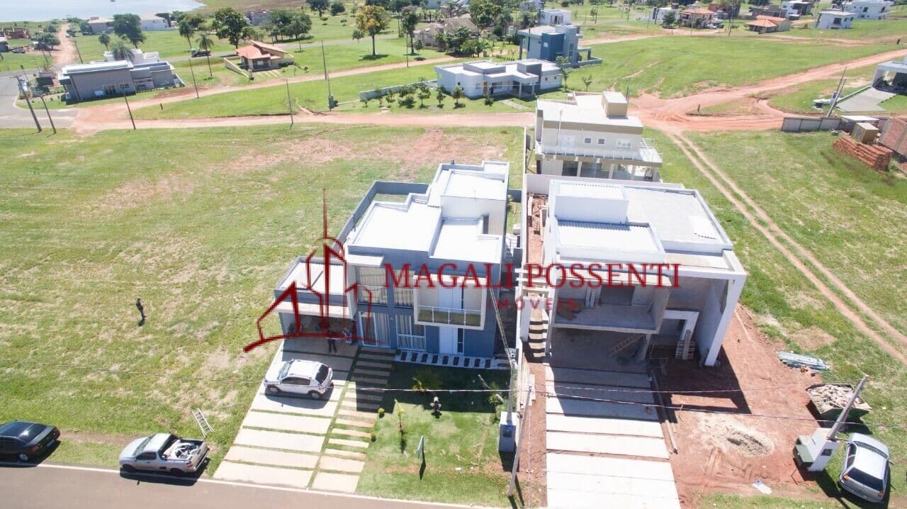 Sobrado em Paranapanema - Centro