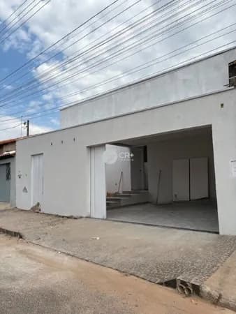 Casa à venda no Bairro São Jorge, com 3 quartos , sendo 1 suíte - Uberlândia