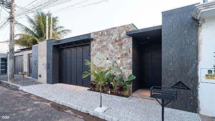 BELÍSSIMA CASA DE 3 QUARTOS ( 1 SUÍTE), NO BAIRRO JARDIM EUROPA - 120m² DE ÁREA CONSTRUÍDA - UBERLÃNDIA