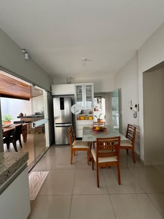 LINDA CASA A VENDA NO BAIRRO JARDIM PATRÍCIA