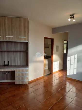 Apartamento 2 quartos, com ótima localização no bairro Custódio Pereira.