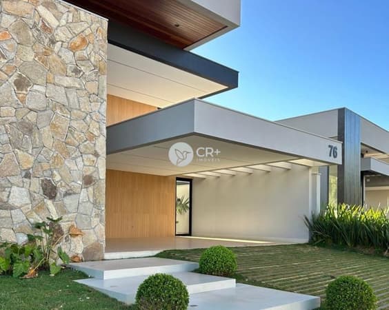Casa Térrea com 3 suítes, localizada no condomínio Alphaville 1 em Uberlândia