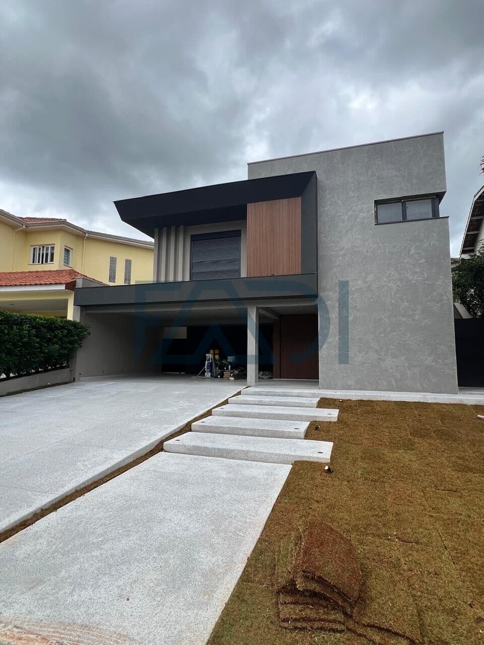 Casa em Condomínio Residencial 11
