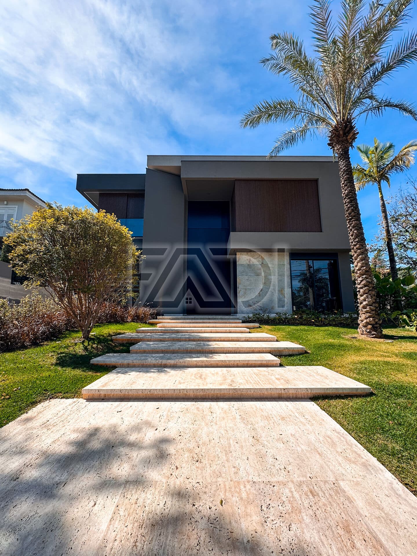 CASA SHANGAI - TAMBORÉ 3 - R$ 55.000.000,00