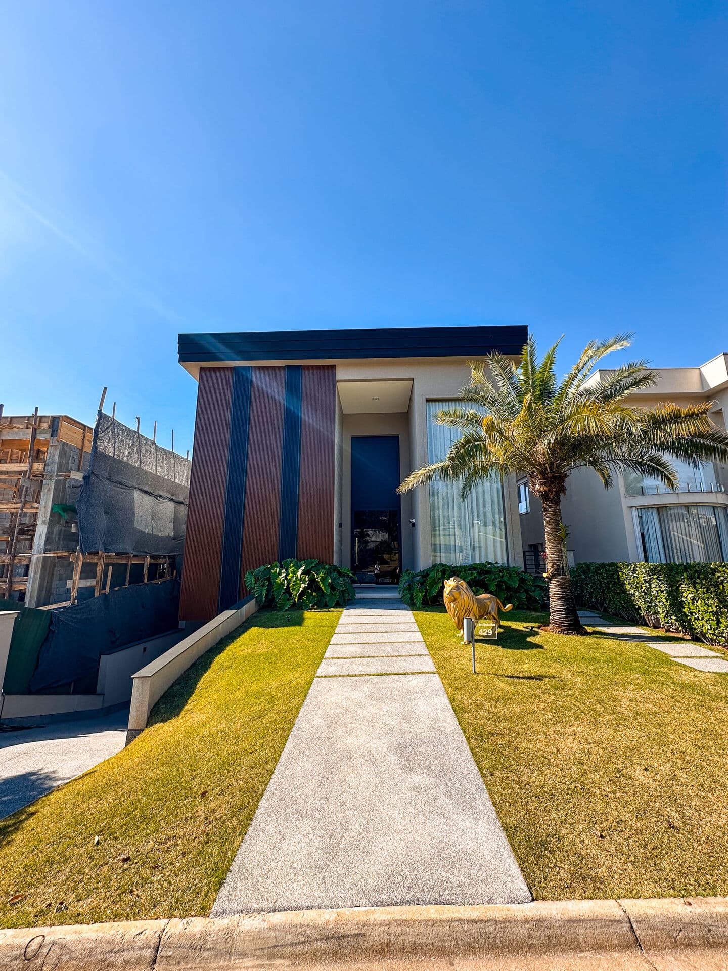 CASA LEÃO - MOBILIADA E DECORADA - R$ 13.900.000,00