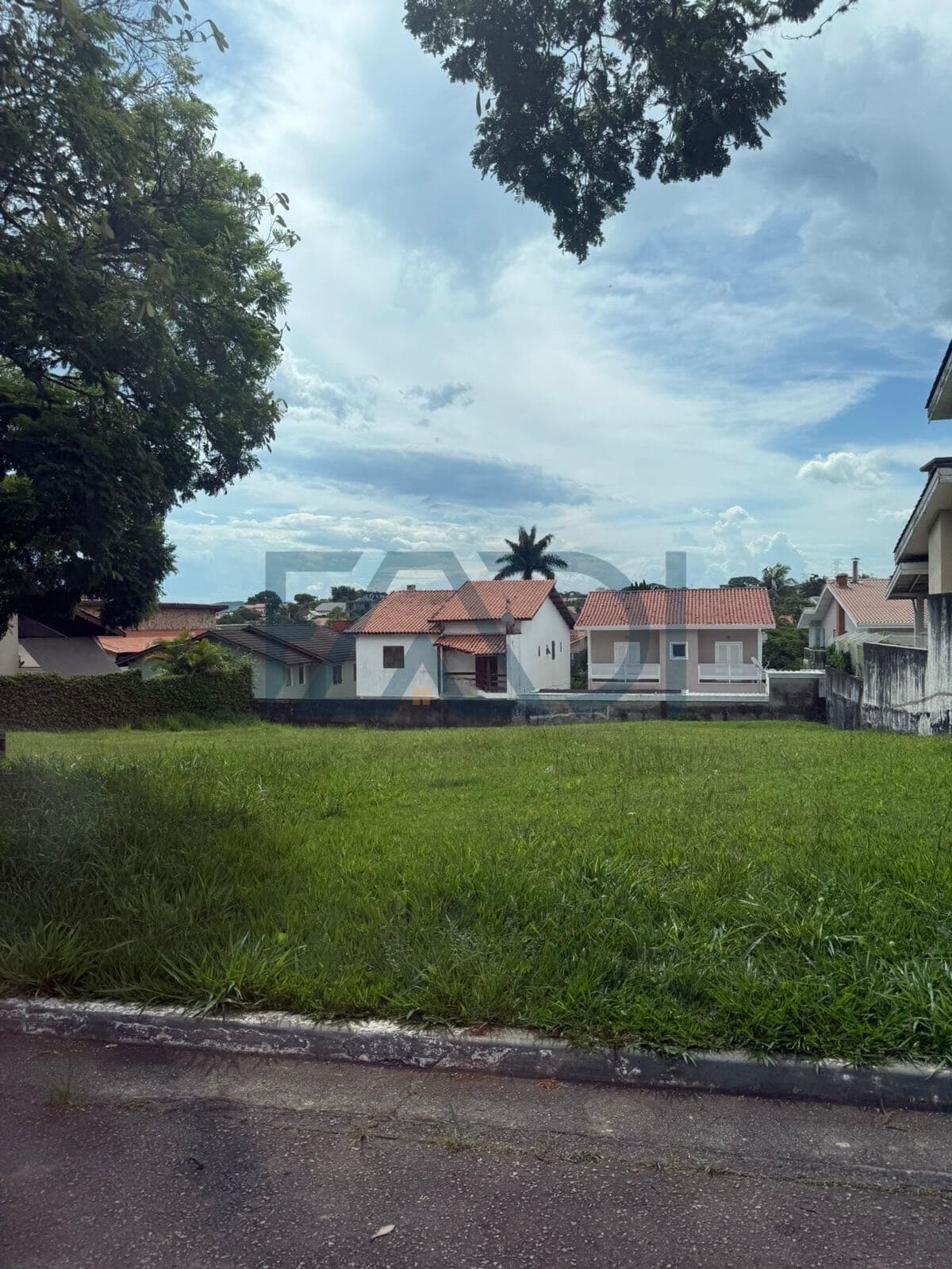Terreno 360m2 - Alphaville/SP - R$ 1.250.000,00