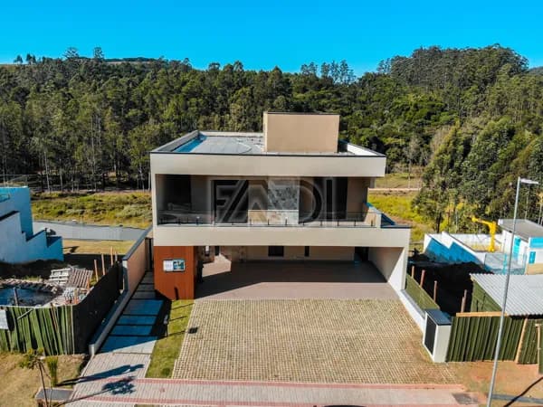 Casa em Condomínio Itahye