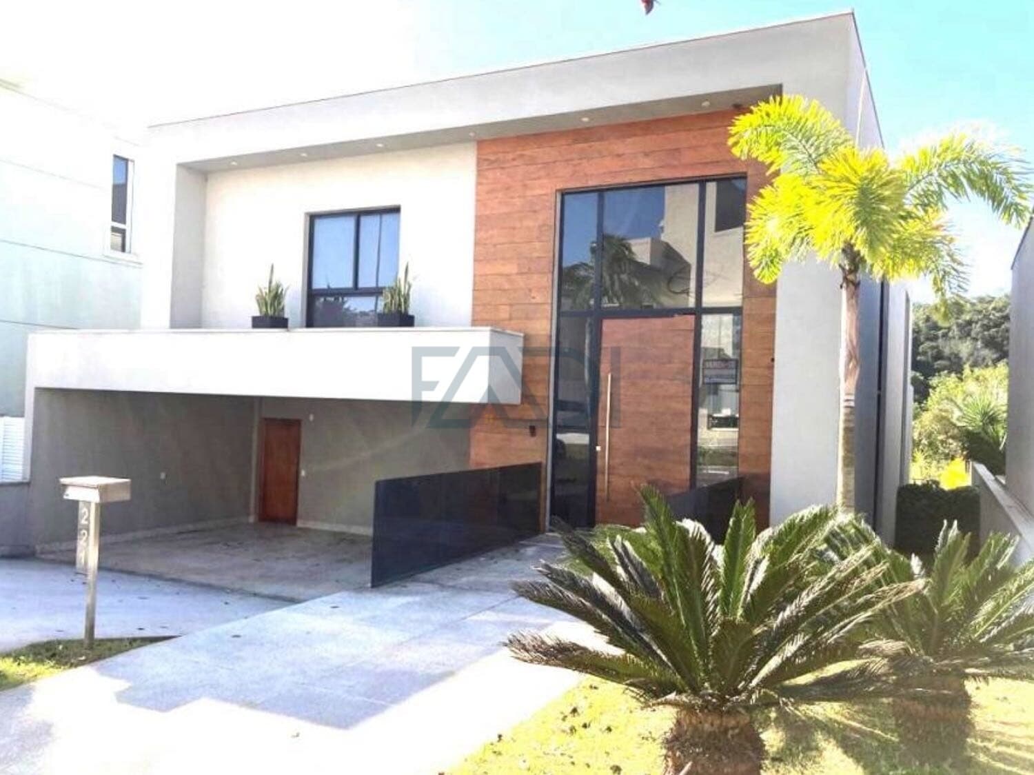 CASA COM VISTA - R$ 4.800.000,000