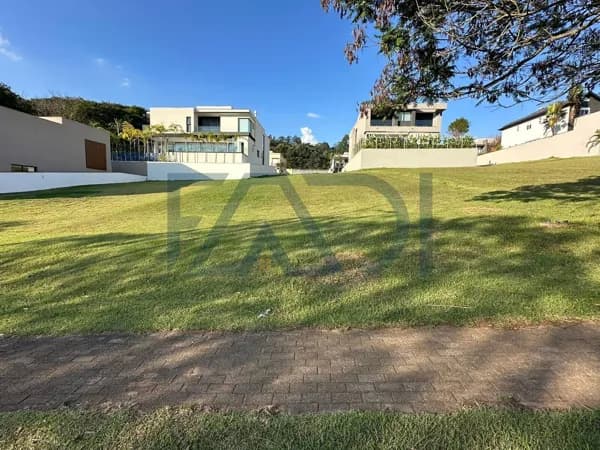 Terreno em Condomínio Tamboré 10