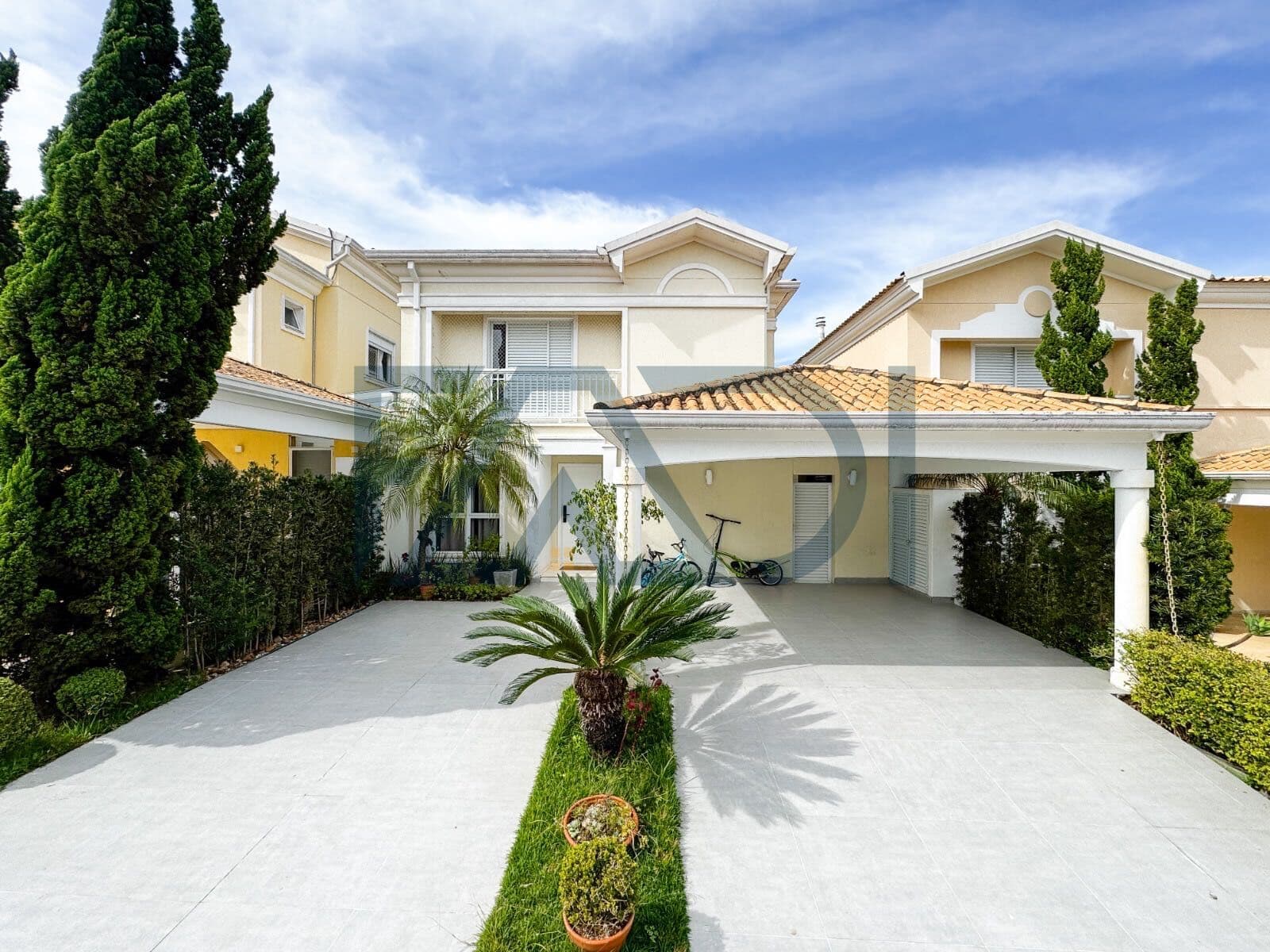 Casa em Condomínio Tamboré 7
