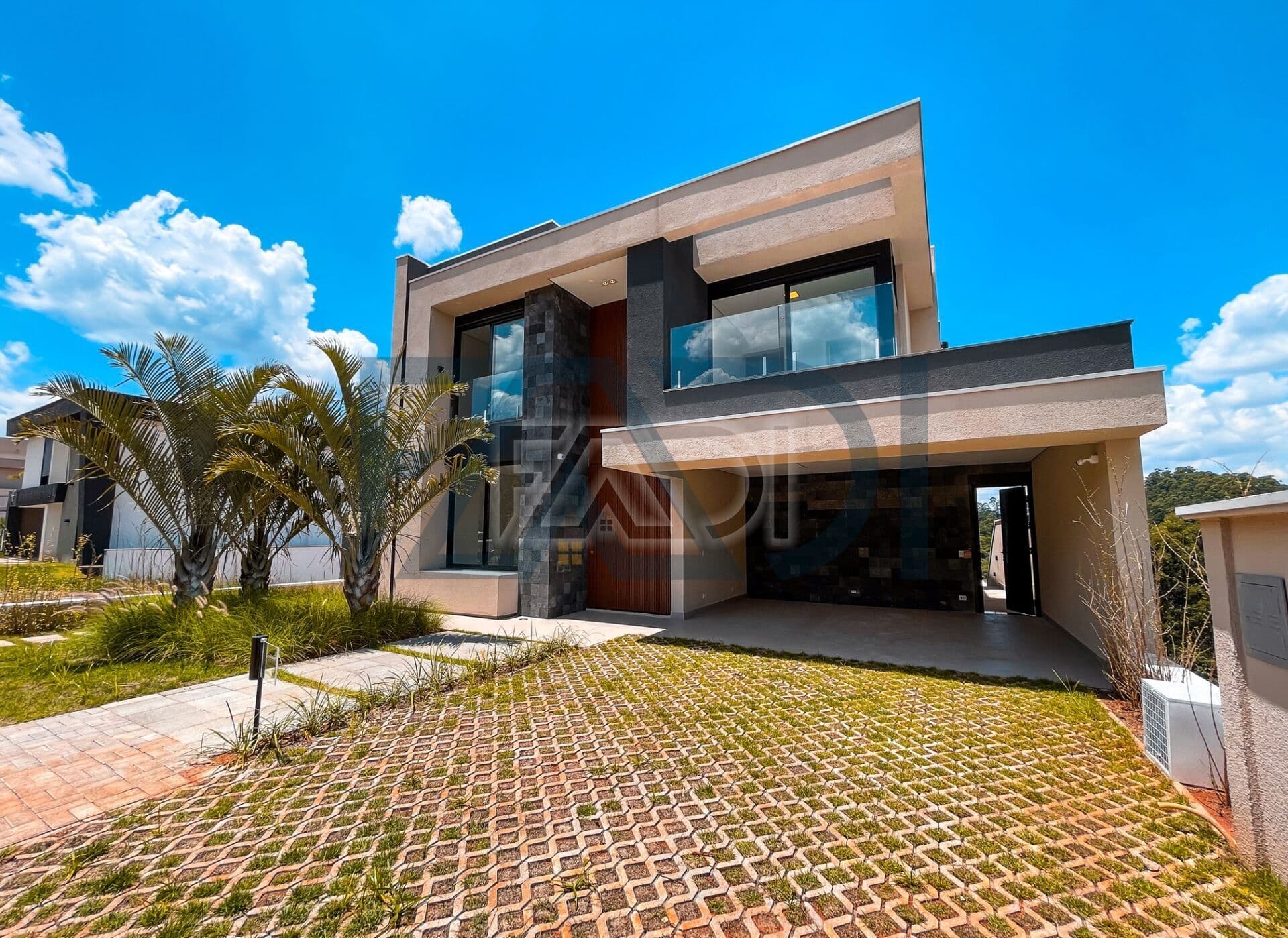 CASA NOVA COM VISTA - R$ 5.500.000,00