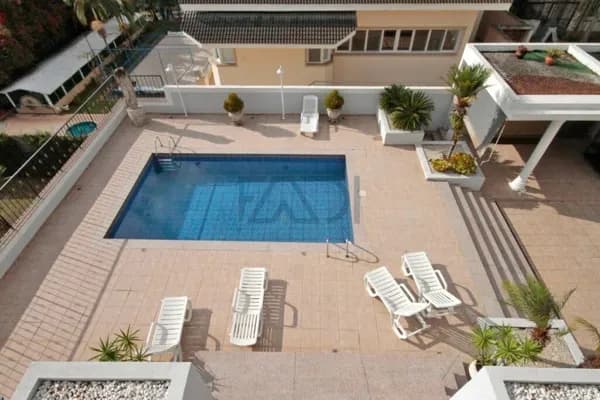 Casa em Condomínio Residencial 8