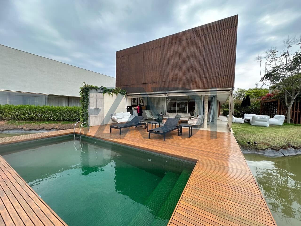 CASA FAZENDA BOA VISTA - VILA FASANO - R$ 13.950.000,00