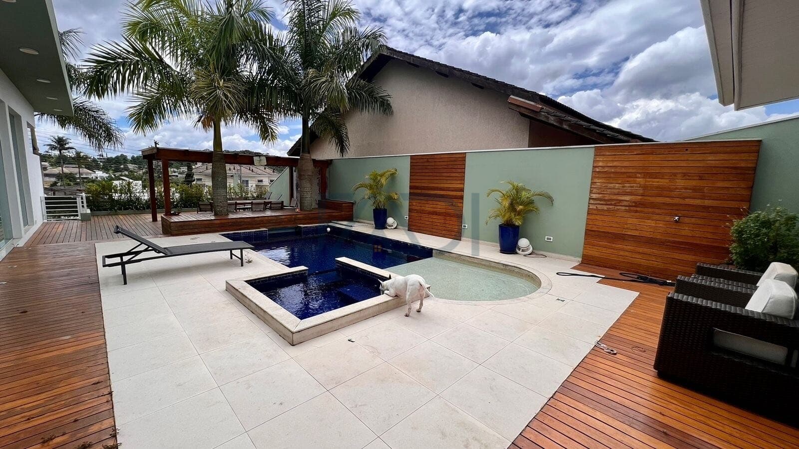 Casa em Condomínio morada dos lagos
