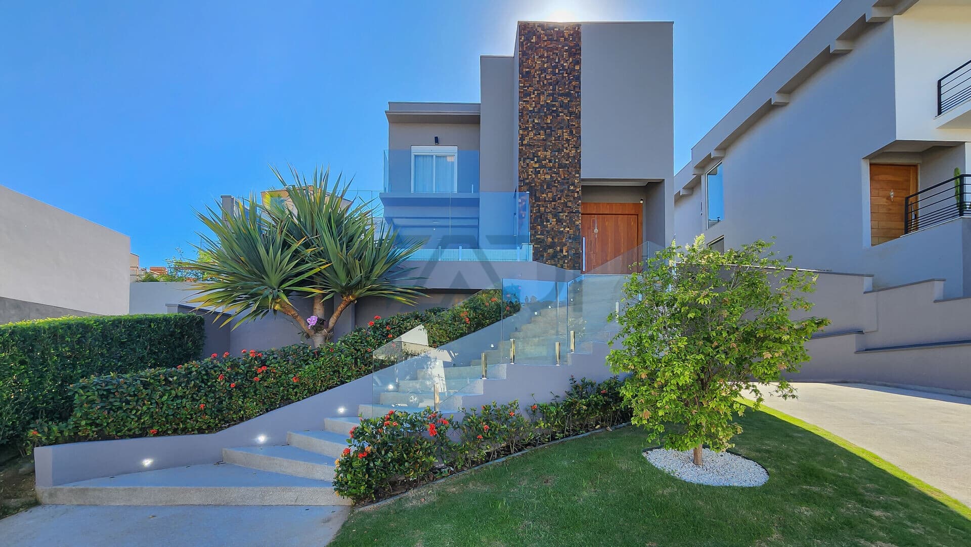 CASA MOBILIADA - R$ 3.600.000,00