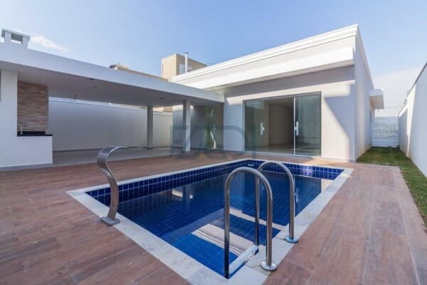 Casa em Condomínio Valville 1