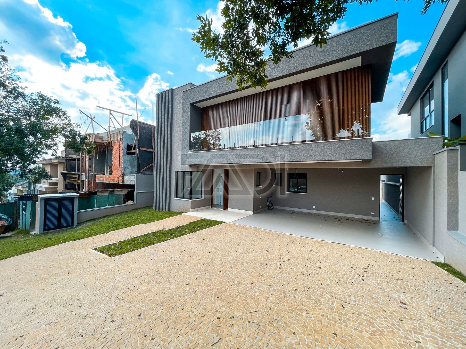 Casa em Condomínio Genesis 2