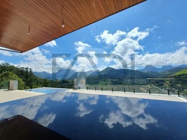 CASA EM CONDOMINIO À VENDA ITAIPAVA PETROPOLIS/RJ - R$ 2.980.000,00
