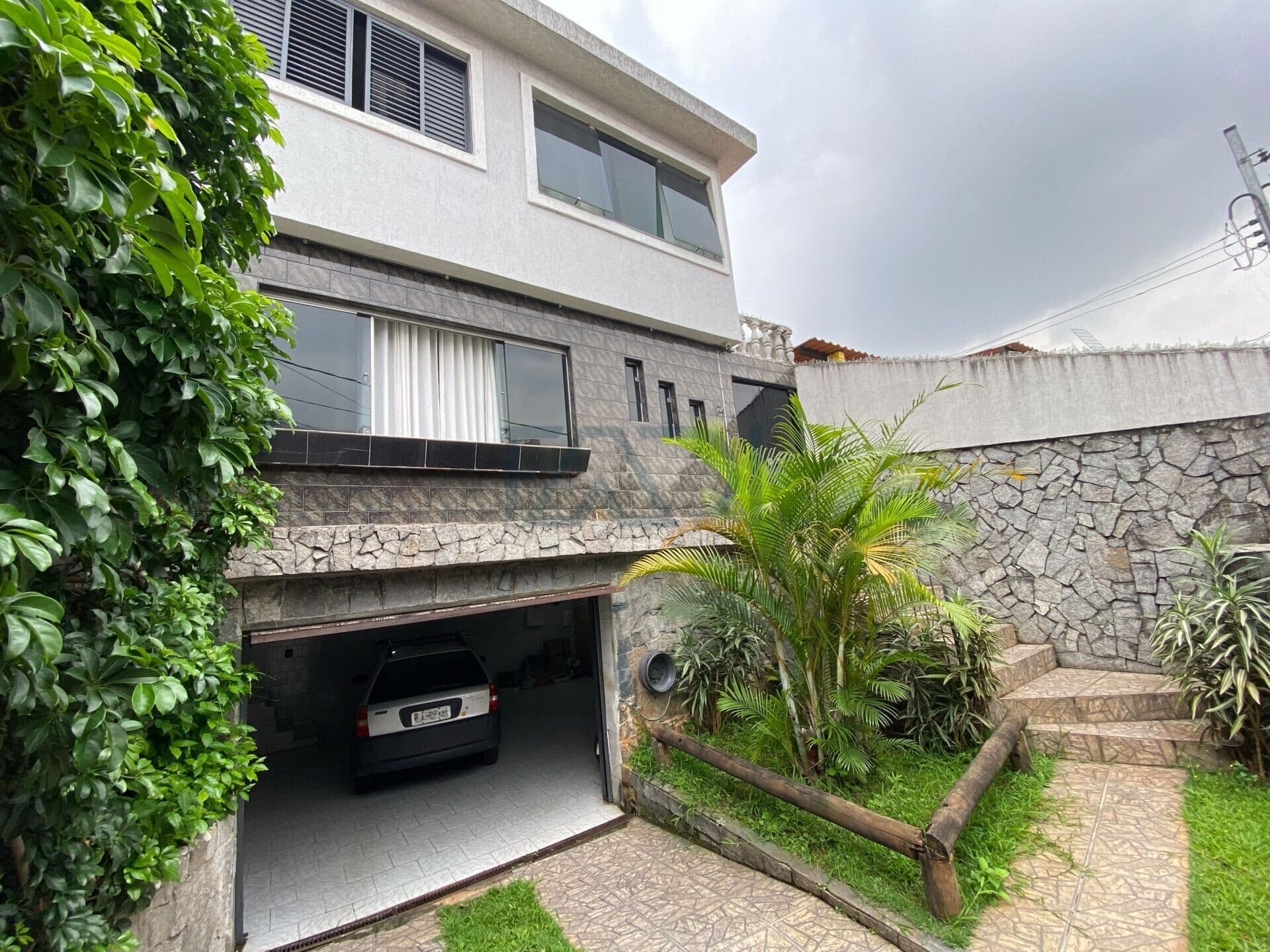 Casa Sobrado à Venda 220m2 - Vila das Mercês/SP - R$ 806.000,00