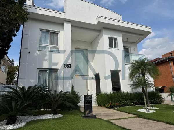 Casa em Condomínio Alphaville 10