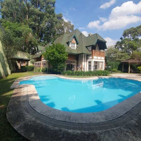 Casa em Condomínio Tamboré 1