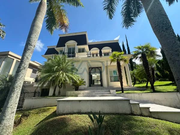 Casa em Condomínio Tamboré 2