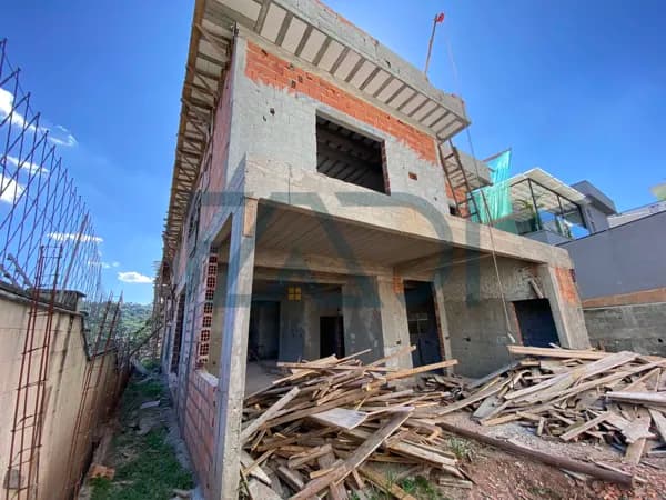 Casa em Construção à Venda - Itahye - Alphaville/SP - R$ 3.700.000,00