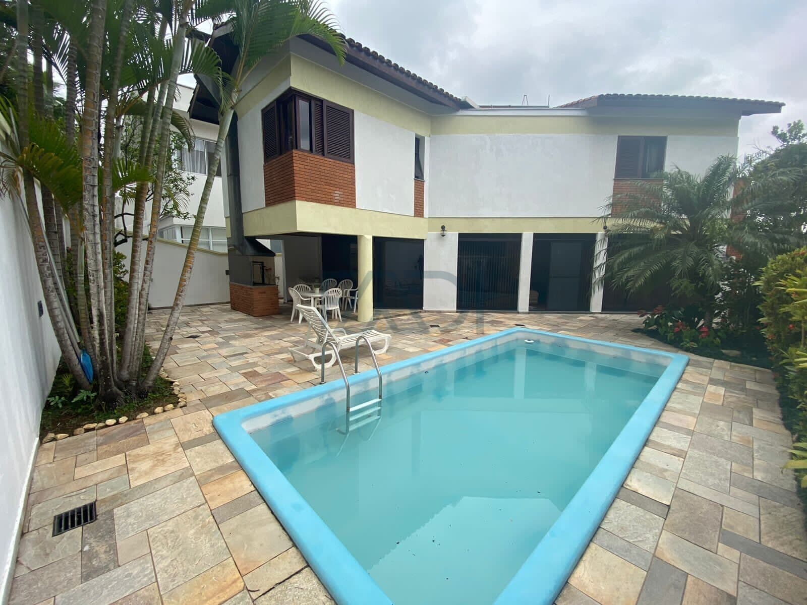 Casa em Condomínio residencial 10