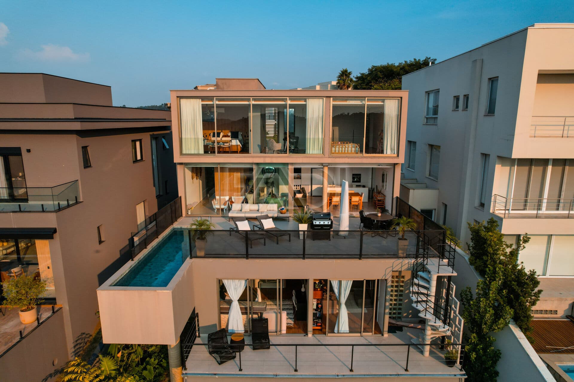 CASA COM VISTA FANTASTICA - R$ 6.000.000,00