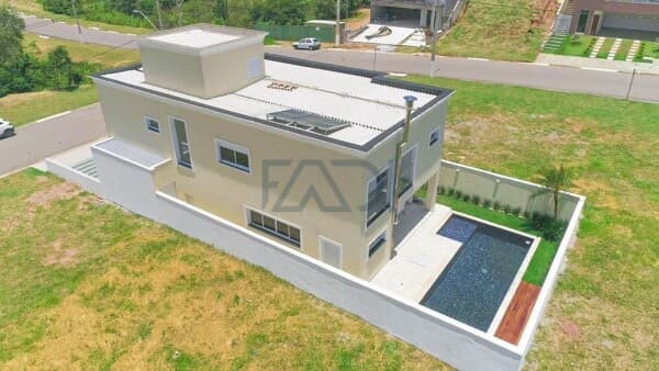 Casa em Condomínio Santa Ana