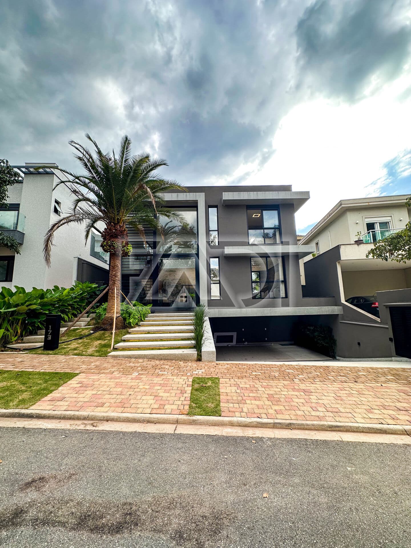 CASA COM VISTA INCRIVEL - ALPHAVILLE SP