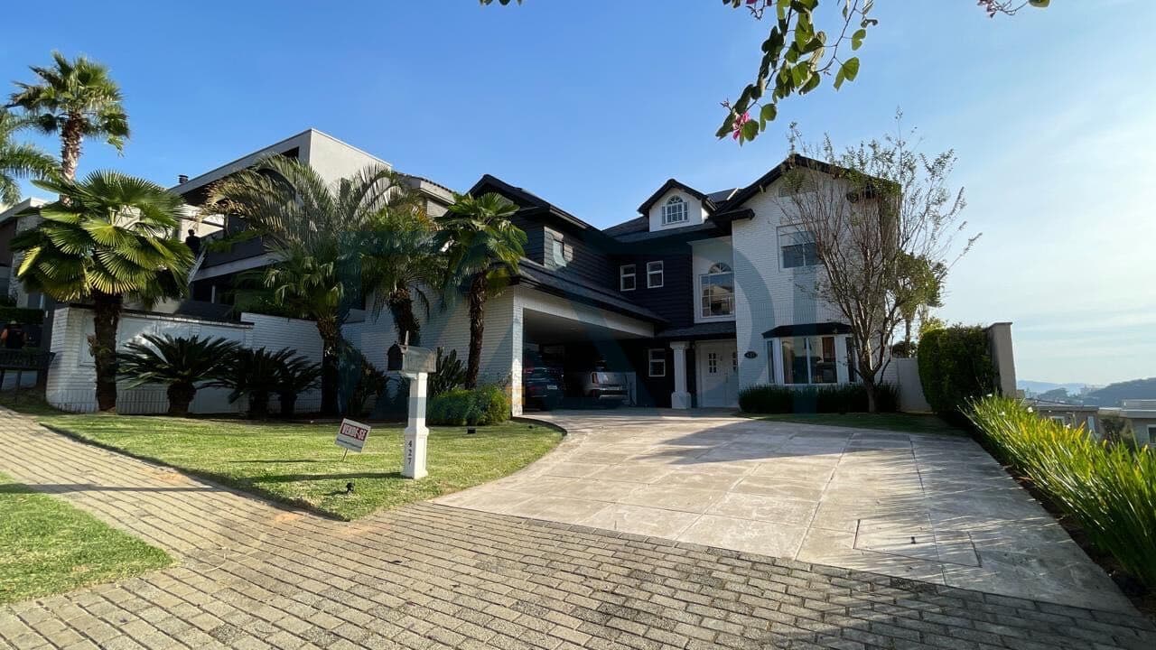 Casa em Condomínio Tamboré 10
