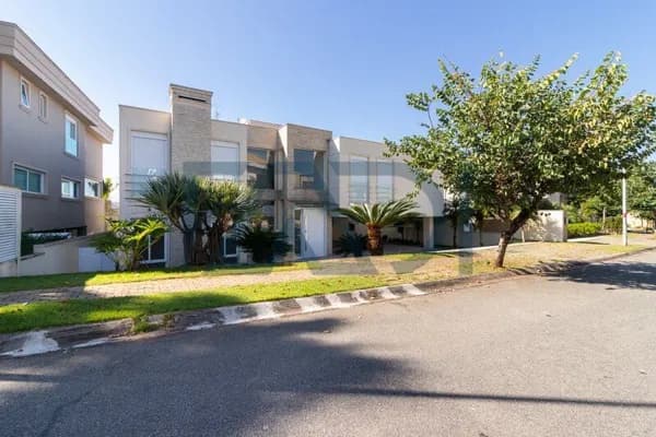 Casa em Condomínio Tamboré 10