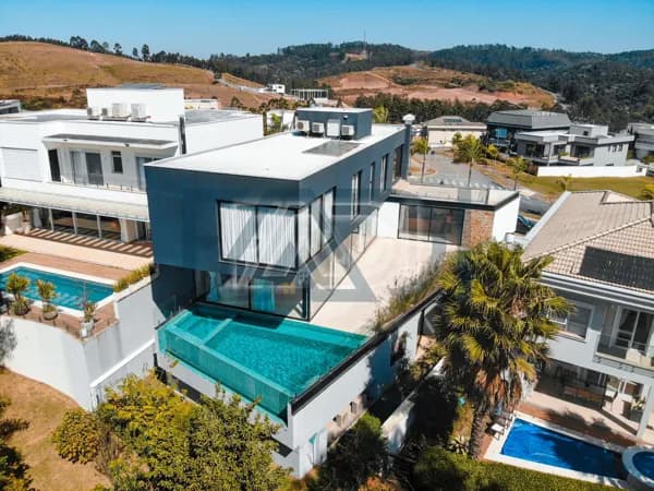 CASA COM 4 Suítes e 1 Apartamento - R$ 4.700.000,00