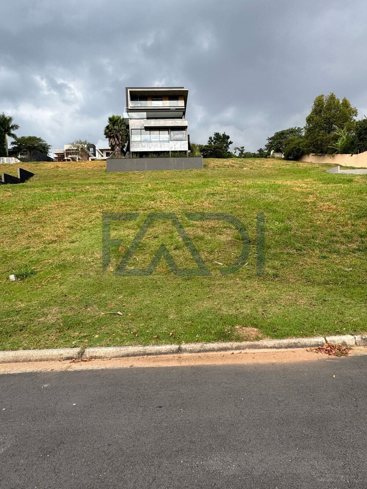 TERRENO ACLIVE - R$ 1.370.000,00